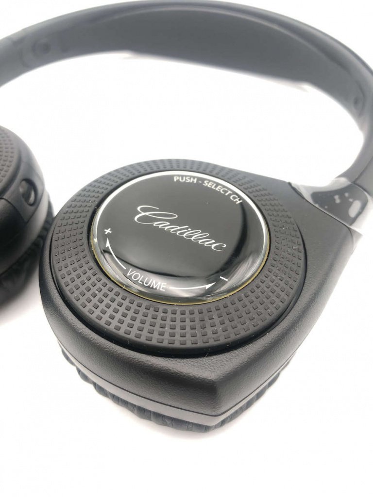 Cadillac Escalade OEM Wireless Headphones 01