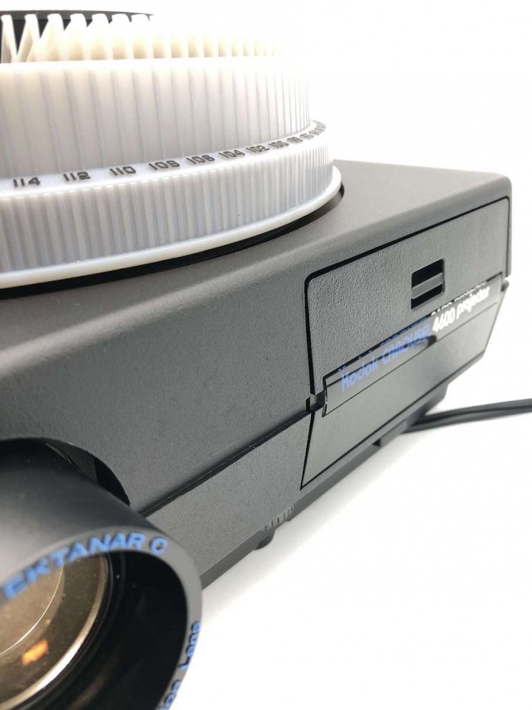 Kodak Carousel 4600 Photo Slide Projector Vintage 03