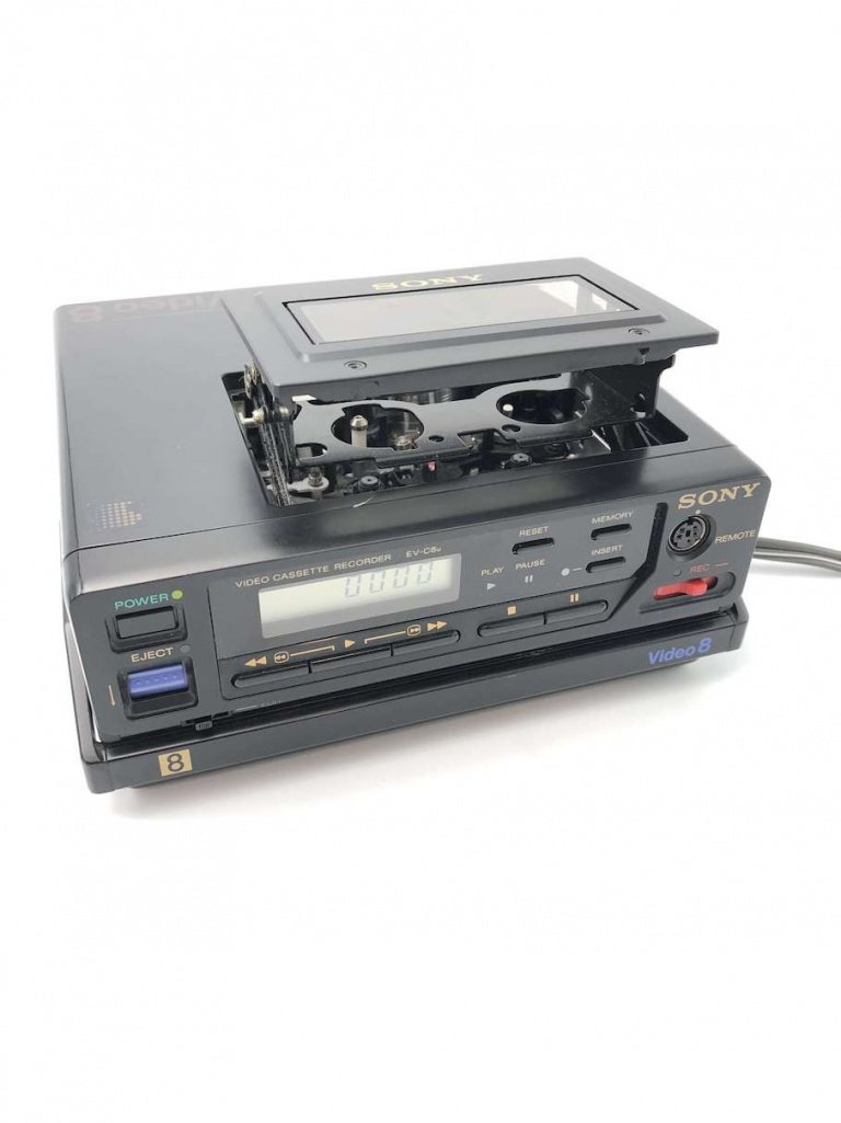 SONY EV-C8u Video 8 Cassete Player 01