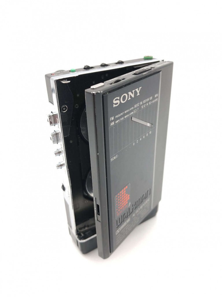 Sony WM-F100III Walkman AM FM Radio Tape Player 01
