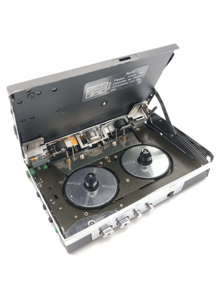 Sony WM-F100III Walkman AM FM Radio Tape Player 04